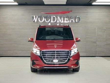 2025-Mercedes-Benz-V-Class-V300d-Exclusive_2