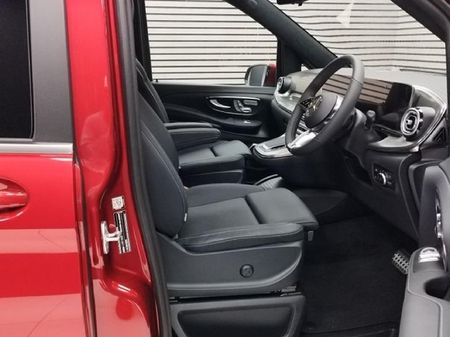 2025-Mercedes-Benz-V-Class-V300d-Exclusive_5