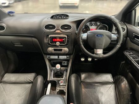2011-Ford-Focus-25-ST-5-dr_9