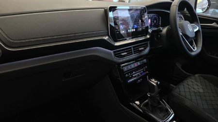 2025-Volkswagen-T-Cross-10-TSI-R-Line-Auto_9
