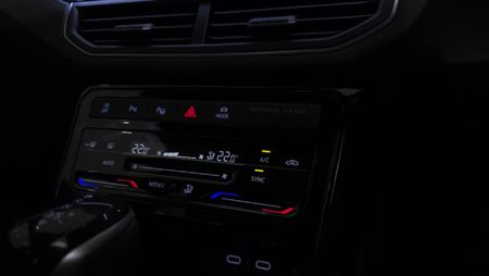 2025-Volkswagen-T-Cross-10-TSI-R-Line-Auto_18