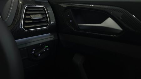 2025-Volkswagen-T-Cross-10-TSI-R-Line-Auto_21
