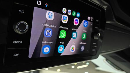 2025-Volkswagen-T-Cross-10-TSI-R-Line-Auto_7