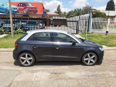 2017-Audi-A1-Sportback-14-TFSI-SE-Auto-30-TFSI_0