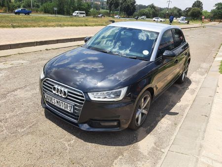 2017-Audi-A1-Sportback-14-TFSI-SE-Auto-30-TFSI_9