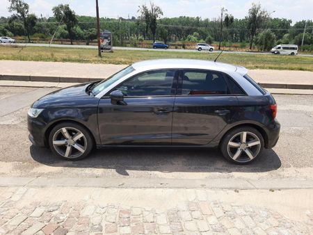 2017-Audi-A1-Sportback-14-TFSI-SE-Auto-30-TFSI_11