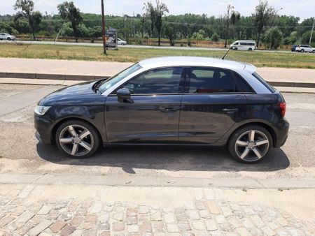 2017-Audi-A1-Sportback-14-TFSI-SE-Auto-30-TFSI_12