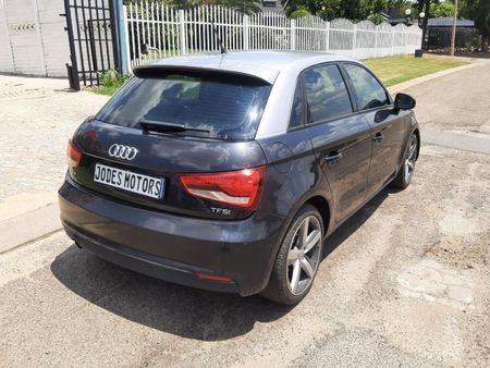 2017-Audi-A1-Sportback-14-TFSI-SE-Auto-30-TFSI_14