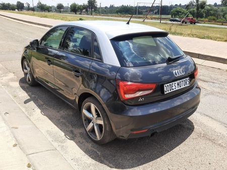 2017-Audi-A1-Sportback-14-TFSI-SE-Auto-30-TFSI_15