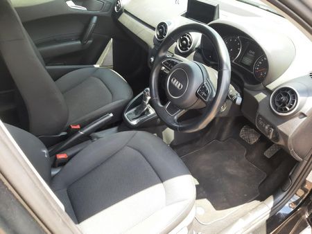 2017-Audi-A1-Sportback-14-TFSI-SE-Auto-30-TFSI_2