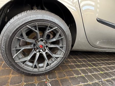 2012-Renault-Clio-III-16-Yahoo-5-dr_11