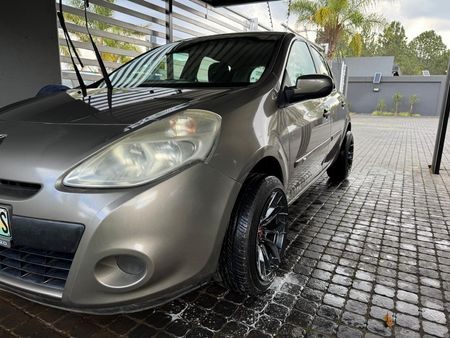 2012-Renault-Clio-III-16-Yahoo-5-dr_3