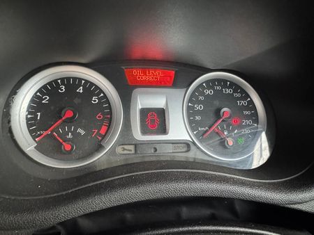 2012-Renault-Clio-III-16-Yahoo-5-dr_5