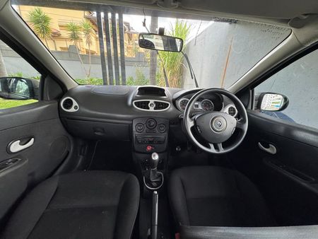 2012-Renault-Clio-III-16-Yahoo-5-dr_6