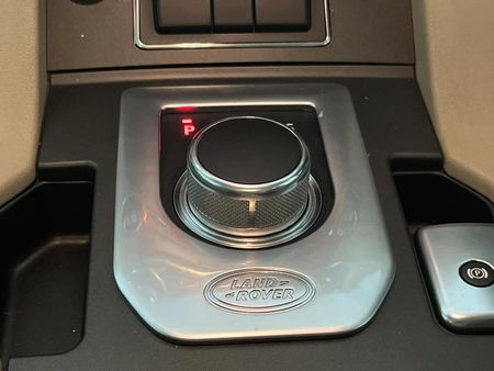 2014-Land-Rover-Discovery-4-30-TD-V6-XS-155kW_10