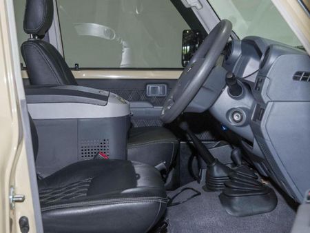 2023-Toyota-Land-Cruiser-79-45-D-Double-Cab_6