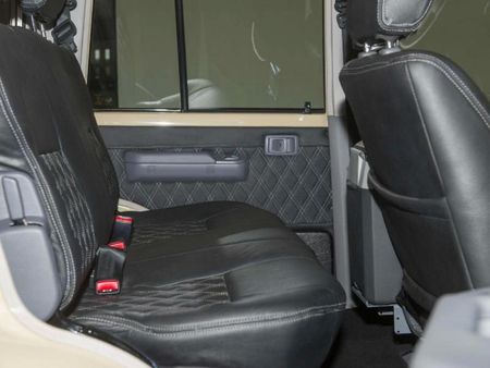 2023-Toyota-Land-Cruiser-79-45-D-Double-Cab_7