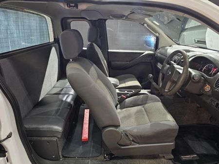 2016-Nissan-Navara-25-dCi-XE-KingCab-Single-Cab_7