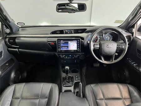 2021-Toyota-Hilux-28-GD-6-Raised-Body-Legend-Auto-Double-Cab_4