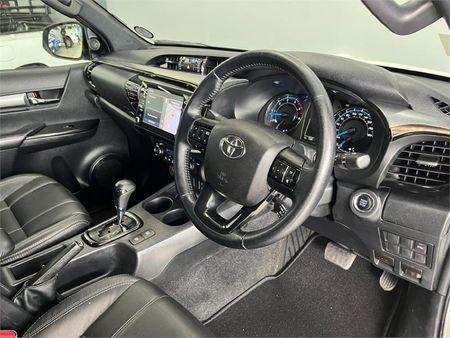 2021-Toyota-Hilux-28-GD-6-Raised-Body-Legend-Auto-Double-Cab_5