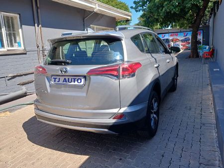 2017-Toyota-RAV4-20-GX-Auto_5