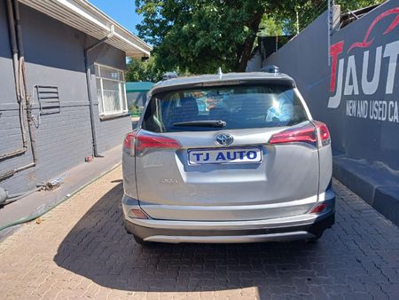 2017-Toyota-RAV4-20-GX-Auto_6