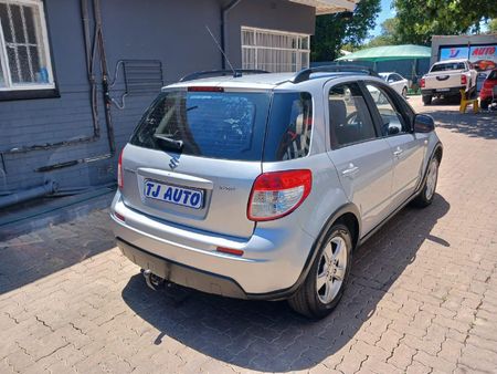 2015-Suzuki-SX4-20_5
