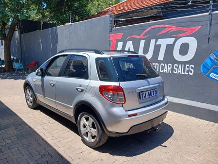2015-Suzuki-SX4-20_6