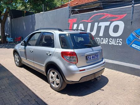 2015-Suzuki-SX4-20_7