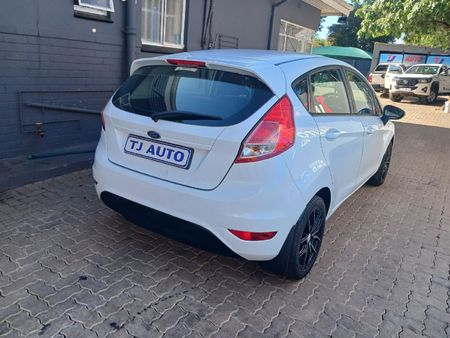 2017-Ford-Fiesta-14-Ambiente-5-dr_3
