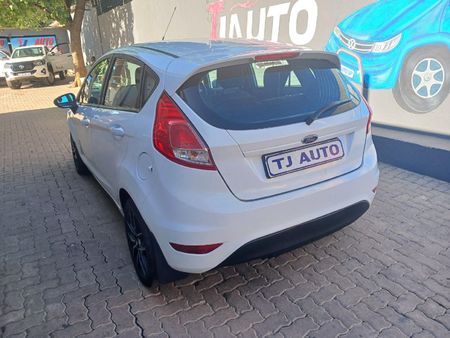 2017-Ford-Fiesta-14-Ambiente-5-dr_4