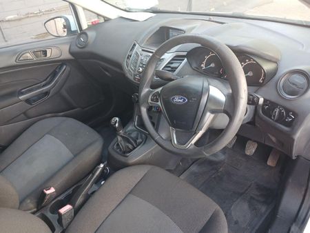 2017-Ford-Fiesta-14-Ambiente-5-dr_7