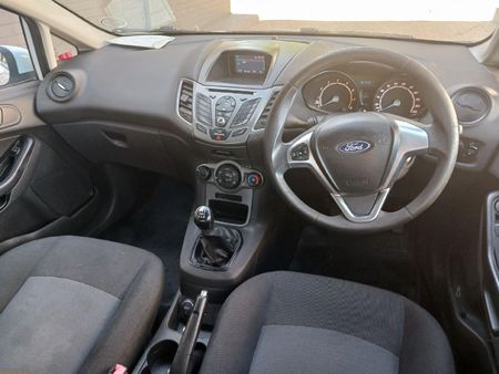 2017-Ford-Fiesta-14-Ambiente-5-dr_8