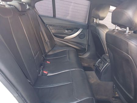 2016-BMW-3-Series-320i-M-Sport-Auto_12