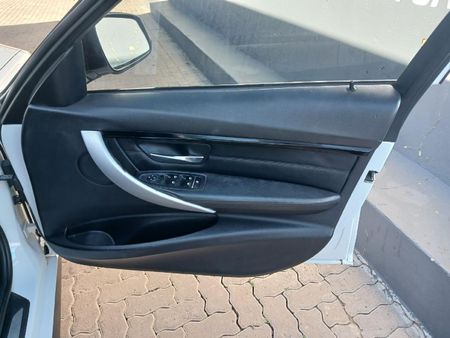 2016-BMW-3-Series-320i-M-Sport-Auto_13