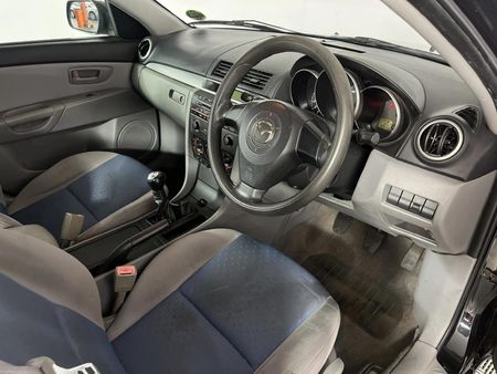2006-Mazda-3-16-Active_9