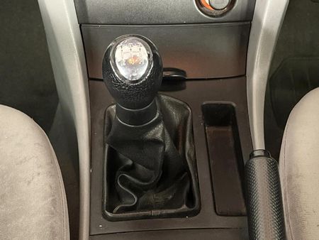 2006-Mazda-3-16-Active_10