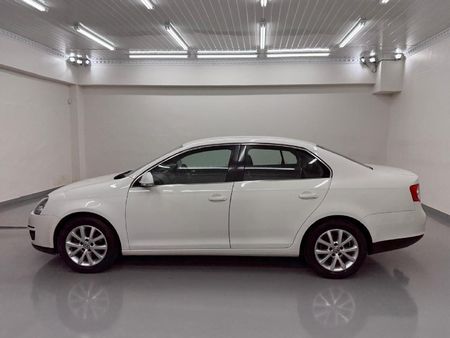 2010-Volkswagen-Jetta-14-TSI-Comfortline_4