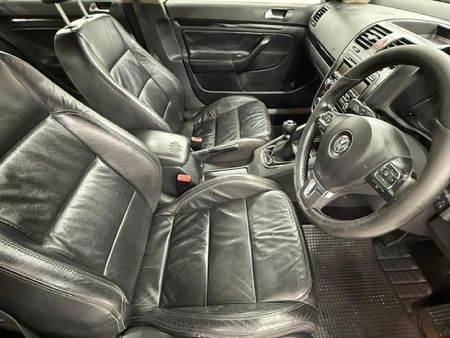 2010-Volkswagen-Jetta-14-TSI-Comfortline_6
