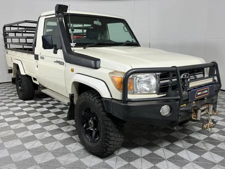 2012-Toyota-Land-Cruiser-79-40-Single-Cab_10