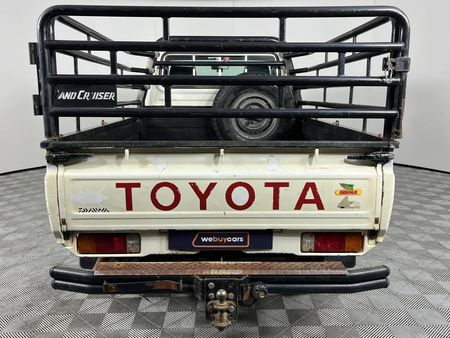 2012-Toyota-Land-Cruiser-79-40-Single-Cab_12