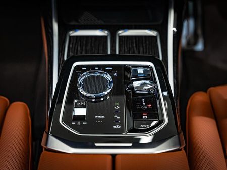 2024-BMW-7-Series-740i-M-Sport-Pro_13