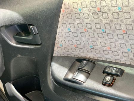 2018-Toyota-Quantum-27-10-seat_12