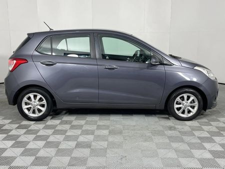 2015-Hyundai-Grand-i10-125-Fluid_10