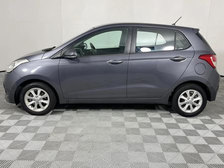 2015-Hyundai-Grand-i10-125-Fluid_12