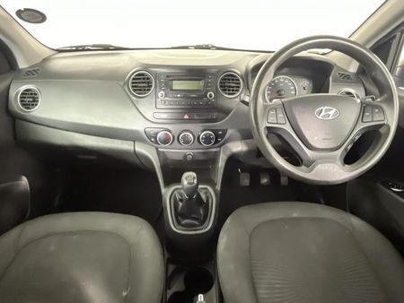 2015-Hyundai-Grand-i10-125-Fluid_1