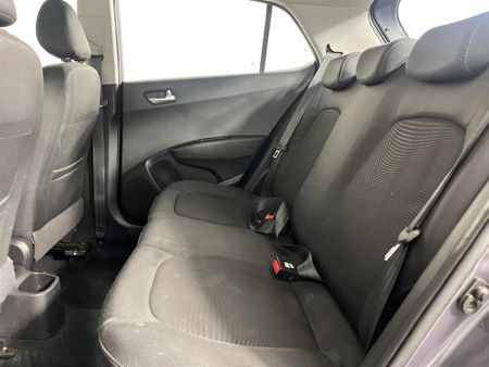 2015-Hyundai-Grand-i10-125-Fluid_3