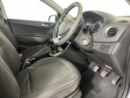 2015-Hyundai-Grand-i10-125-Fluid_6