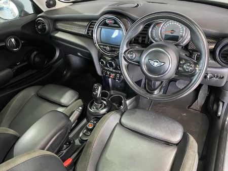 2019-MINI-Hatch-Cooper-S-Auto_9