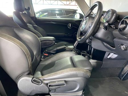 2019-MINI-Hatch-Cooper-S-Auto_10